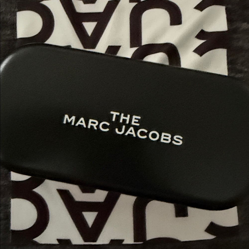 Marc Jacobs Black & White Logo Rectangular Sunglasses🔥🔥🔥🔥🔥✈️🛳️ - Picture 5 of 6